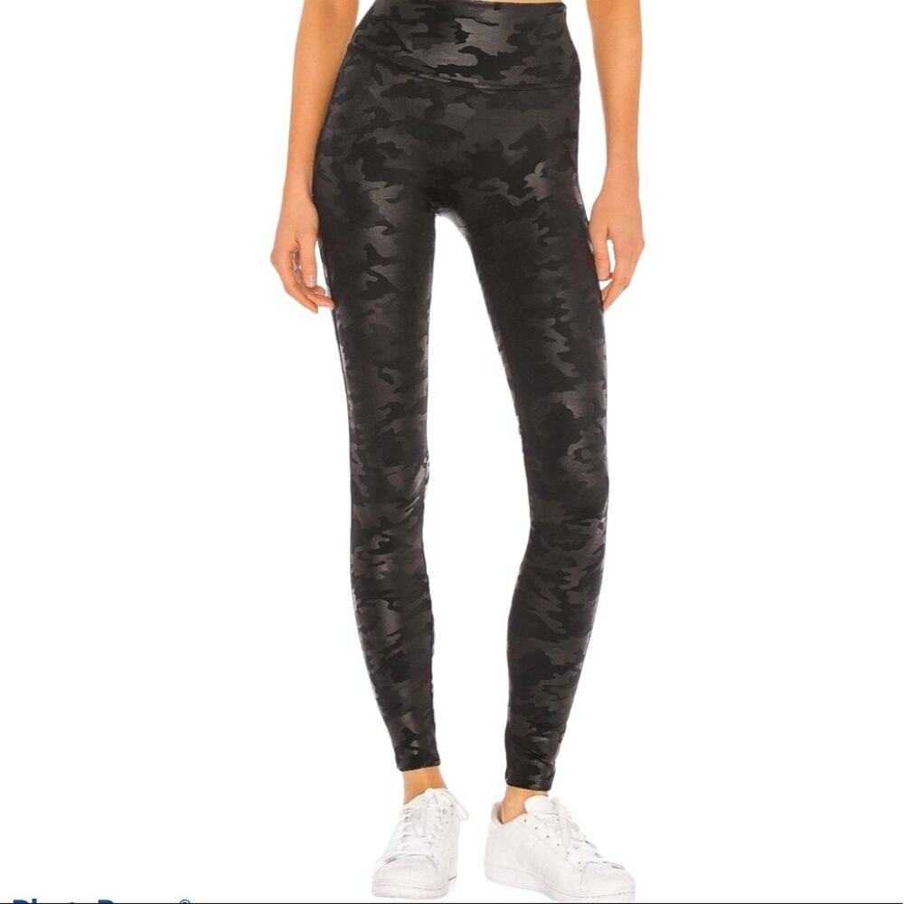 SPANX Black Camo M Leggings